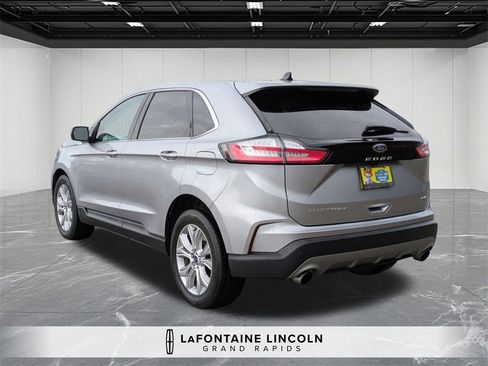 Used 2022 Ford Edge Titanium image 3