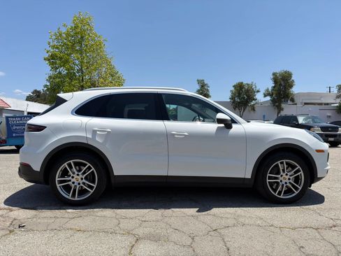 Used 2021 Porsche Cayenne AWD/4WD image 7