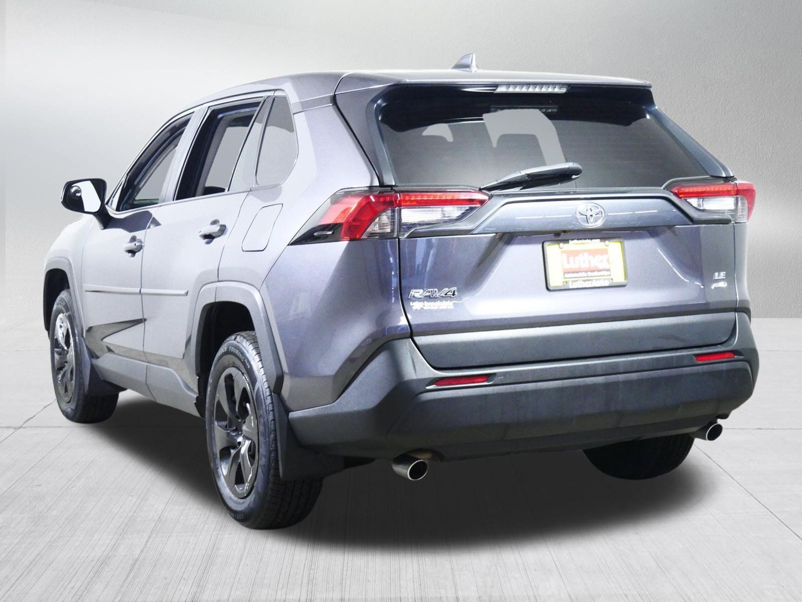 Used 2022 Toyota RAV4 LE AWD/4WD image 5