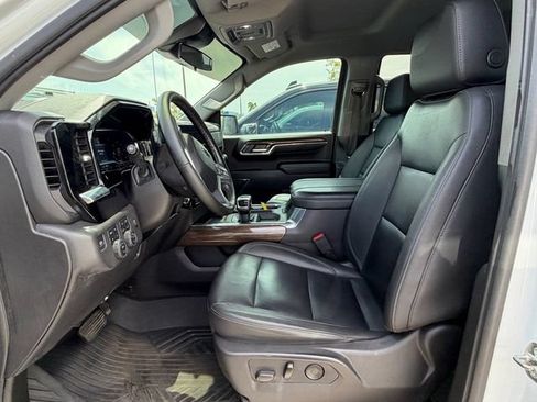 Used 2024 Chevrolet Silverado 1500 LT Trail Boss w/ LT Trail Boss Premium Package AWD/4WD image 10