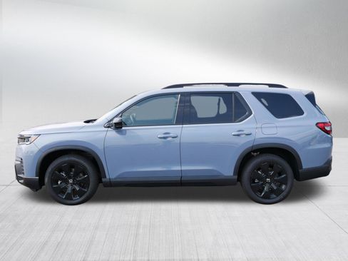 Certified 2026 Honda Pilot Black Edition image 4