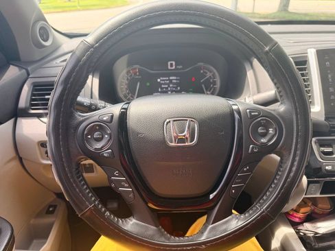 Used 2017 Honda Ridgeline RTL-E image 12