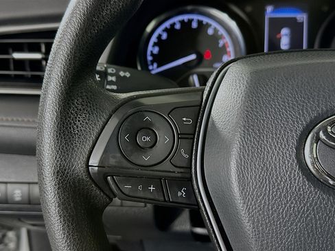 Used 2020 Toyota Camry LE image 16