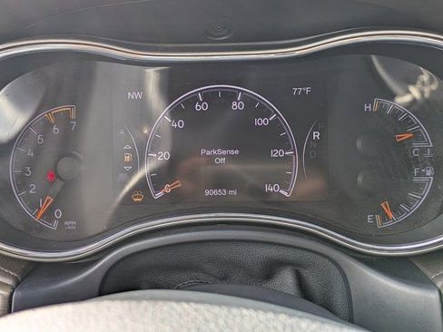 Used 2017 Jeep Grand Cherokee Overland w/ Jeep Active Safety Group image 25