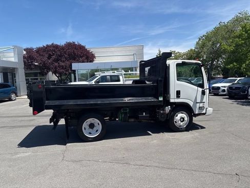 Used 2020 Isuzu NPR RWD image 6