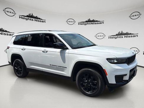 Used 2025 Jeep Grand Cherokee L Altitude AWD/4WD image 7