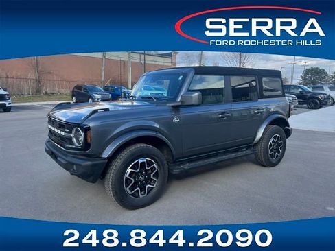 Used 2023 Ford Bronco Outer Banks AWD/4WD image 1