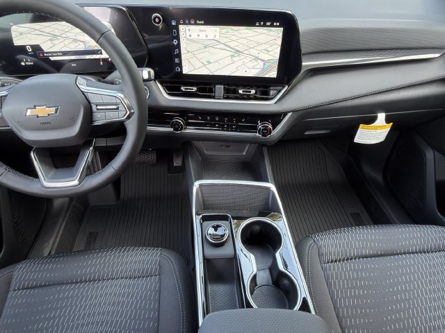 New 2027 Chevrolet Equinox LT w/ LPO, Floor Liner Package FWD image 11