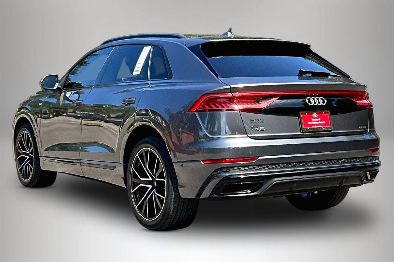 Used 2019 Audi Q8 Prestige w/ Adaptive Chassis Package AWD/4WD image 4