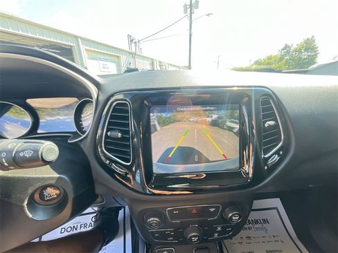 Used 2018 Jeep Compass Limited image 17