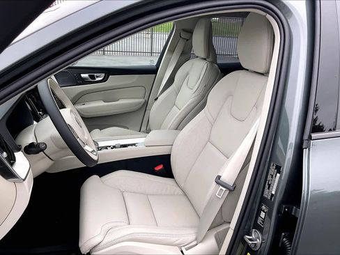 New 2026 Volvo XC60 B5 Ultra w/ Climate Package PRO image 11