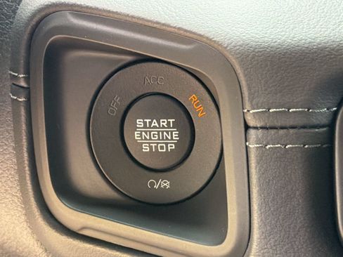 Used 2026 Jeep Wrangler Unlimited Rubicon AWD/4WD image 16