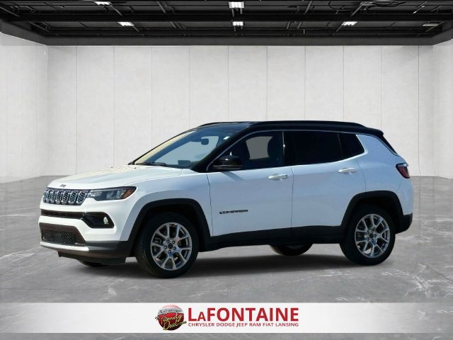 Used 2025 Jeep Compass Limited AWD/4WD image 1
