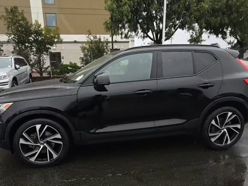 Used 2019 Volvo XC40 T5 R-Design image 7