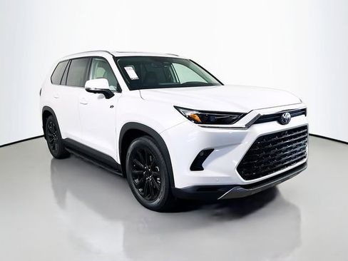 New 2026 Toyota Grand Highlander FWD image 1