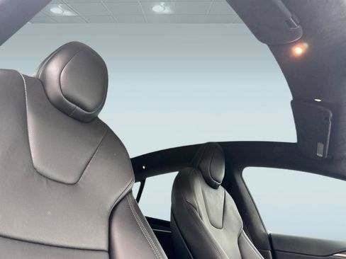 Used 2022 Tesla Model S AWD image 13