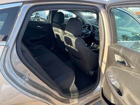 Used 2023 Chevrolet Malibu LT FWD image 19