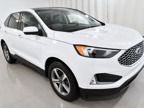 Used 2024 Ford Edge SEL w/ Convenience Package image 5