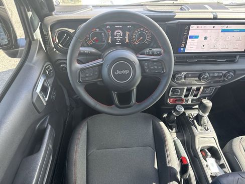 Used 2024 Jeep Wrangler Rubicon image 28