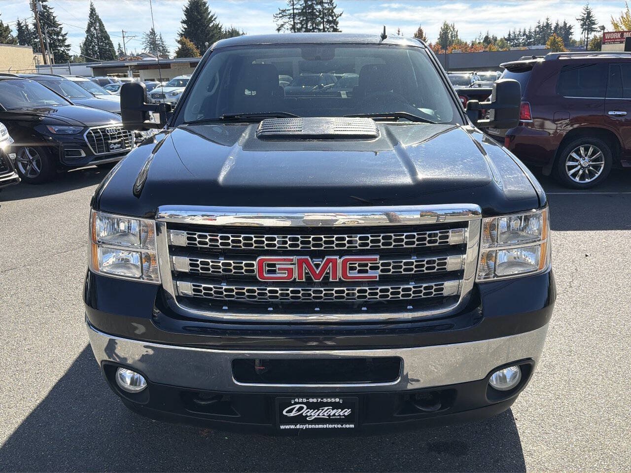 Used 2014 GMC Sierra 2500 SLE w/ SLE Preferred Package AWD/4WD image 11