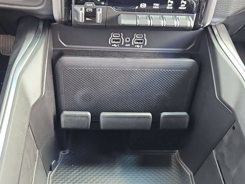 New 2026 RAM 3500 Big Horn AWD/4WD image 26