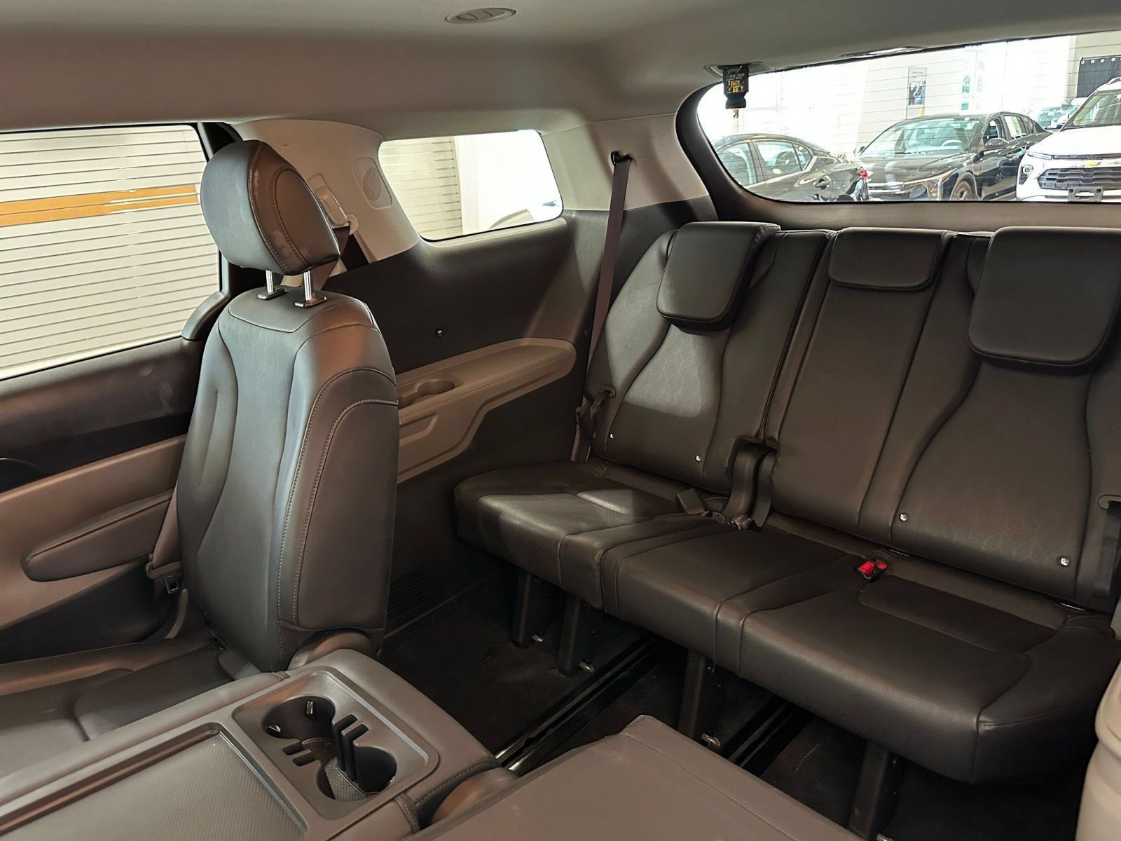 Used 2026 Kia Carnival FWD image 30