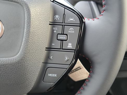 New 2025 Toyota Prius Plug-In Hybrid image 18