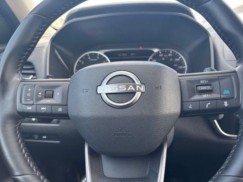 Used 2025 Nissan Rogue SV FWD image 29