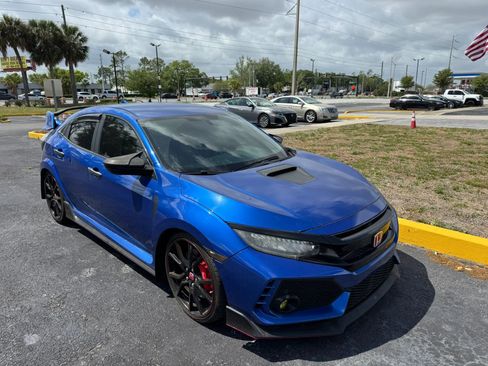 Used 2017 Honda Civic Type R image 2