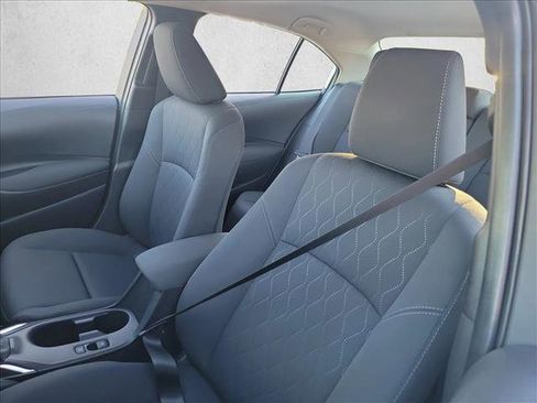 Used 2025 Toyota Corolla LE FWD image 13