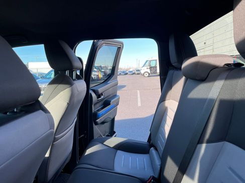 Used 2025 Toyota Tacoma TRD Off-Road image 39