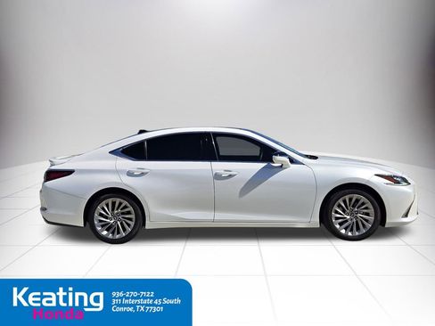Used 2022 Lexus ES 350 Ultra Luxury w/ Accessory Package 2 image 9