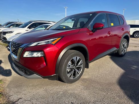 Used 2023 Nissan Rogue SV FWD image 1