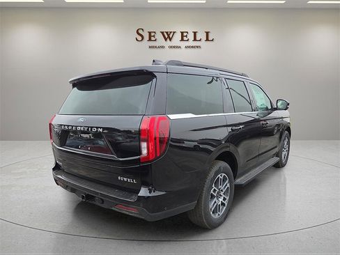 New 2025 Ford Expedition Max Active image 4