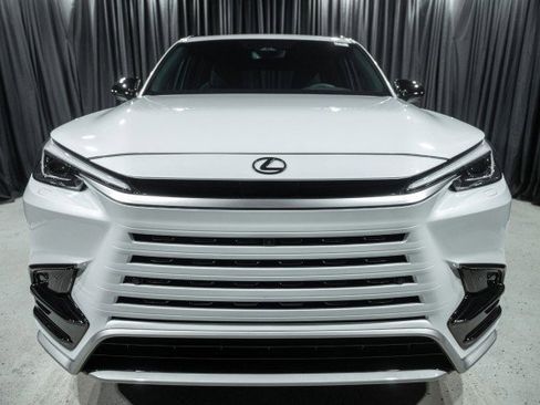 Used 2026 Lexus TX 500h AWD image 2