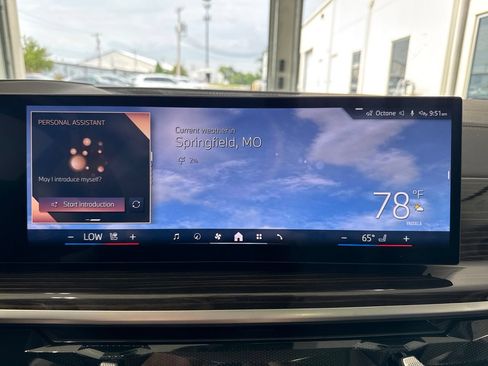 Used 2025 BMW X7 xDrive40i w/ Premium Package AWD/4WD image 26