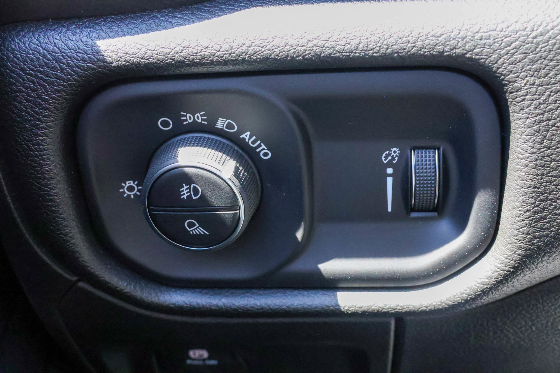 New 2026 RAM 1500 Express AWD/4WD image 29