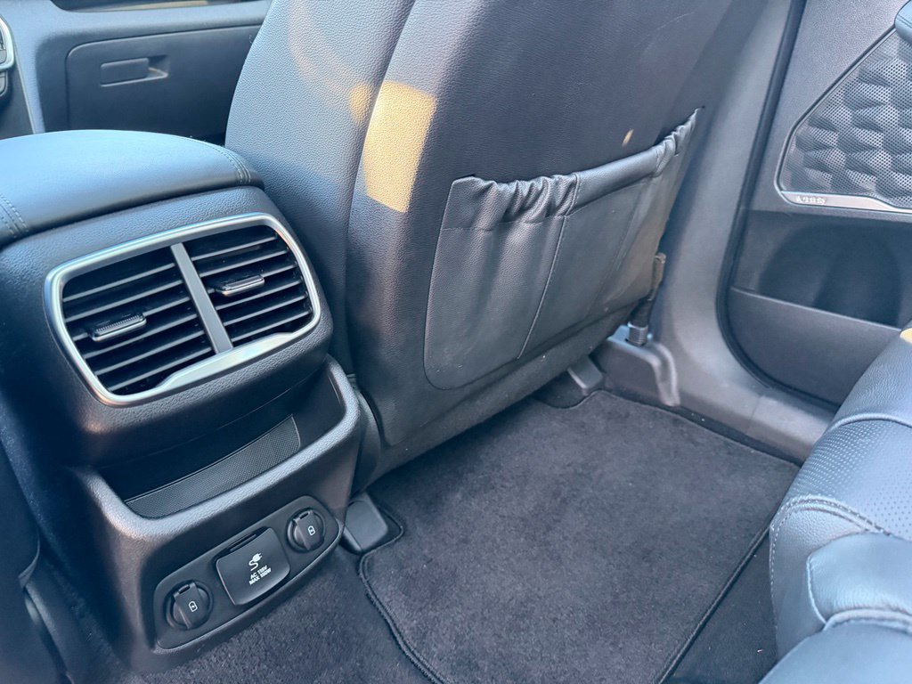 Used 2020 Hyundai Santa Fe Limited AWD/4WD image 12