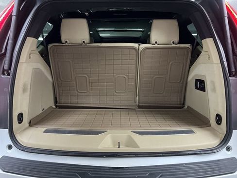 Used 2023 Cadillac Escalade Premium Luxury AWD/4WD image 27
