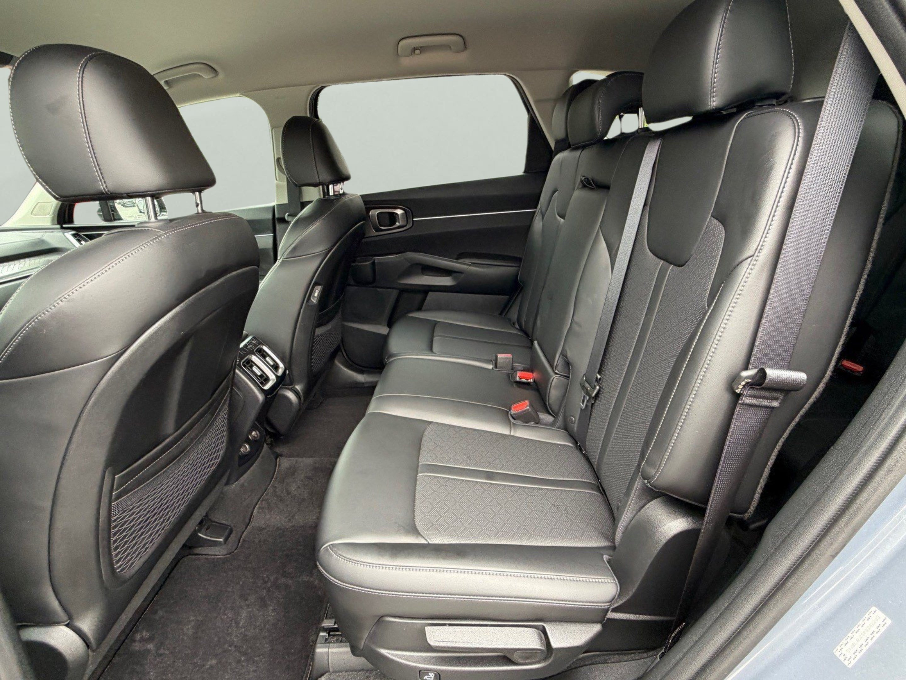 Used 2023 Kia Sorento S FWD image 49
