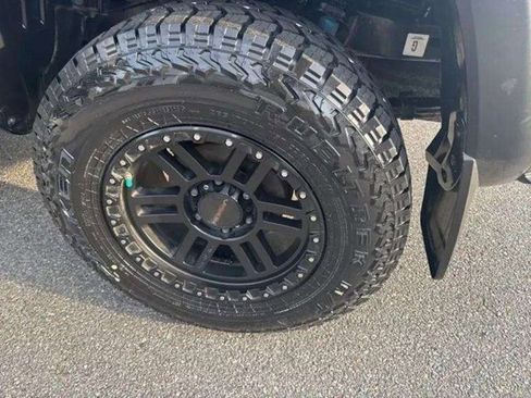 Used 2020 Toyota Tacoma TRD Off-Road w/ Technology Package image 23