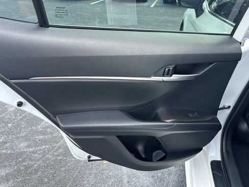 Used 2024 Toyota Camry SE w/ Cold Weather Package FWD image 19
