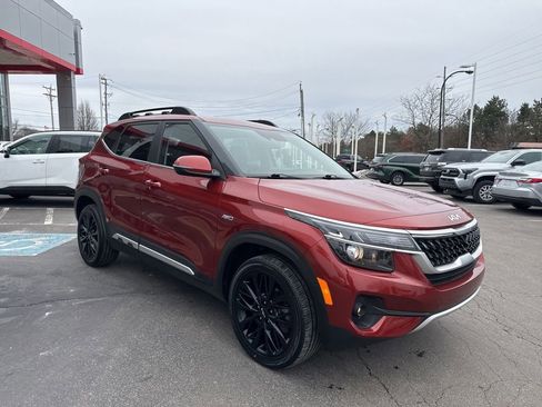 Used 2022 Kia Seltos Nightfall Edition image 8