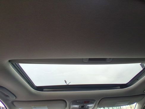 Used 2023 Kia Telluride EX w/ EX Captain's Chair Package image 15