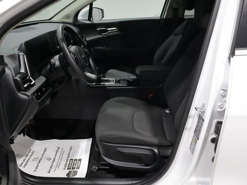 Used 2024 Kia Sportage LX AWD/4WD image 10