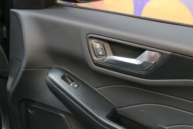 Used 2025 Ford Escape ST-Line AWD/4WD image 9