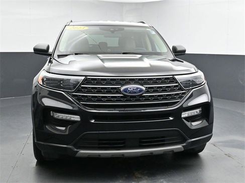 Used 2023 Ford Explorer XLT w/ Equipment Group 202A image 5