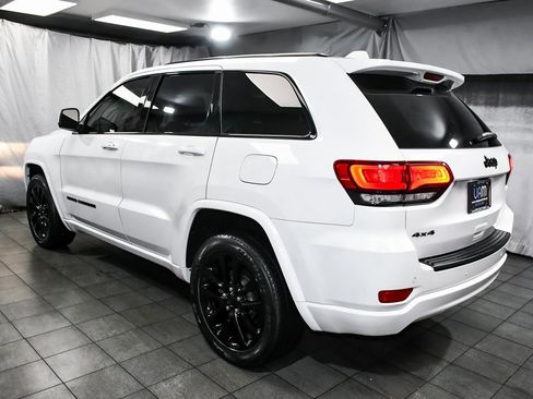 Used 2021 Jeep Grand Cherokee Laredo X image 4