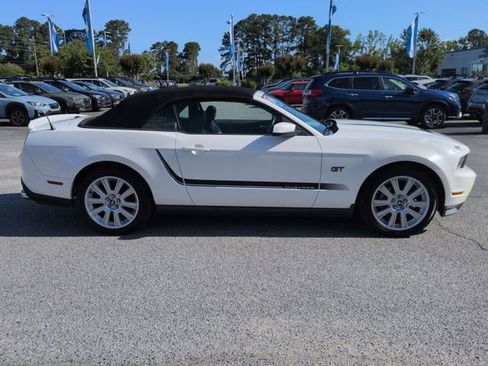 Used 2010 Ford Mustang GT RWD image 2