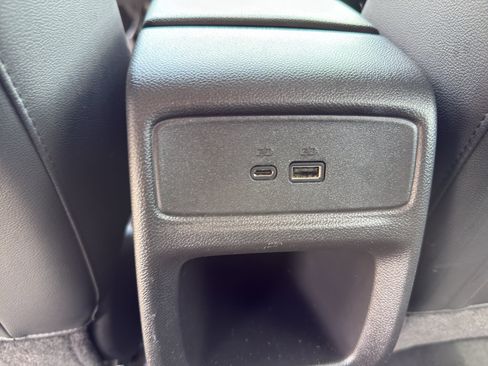Used 2025 Chevrolet Trax LT FWD image 30